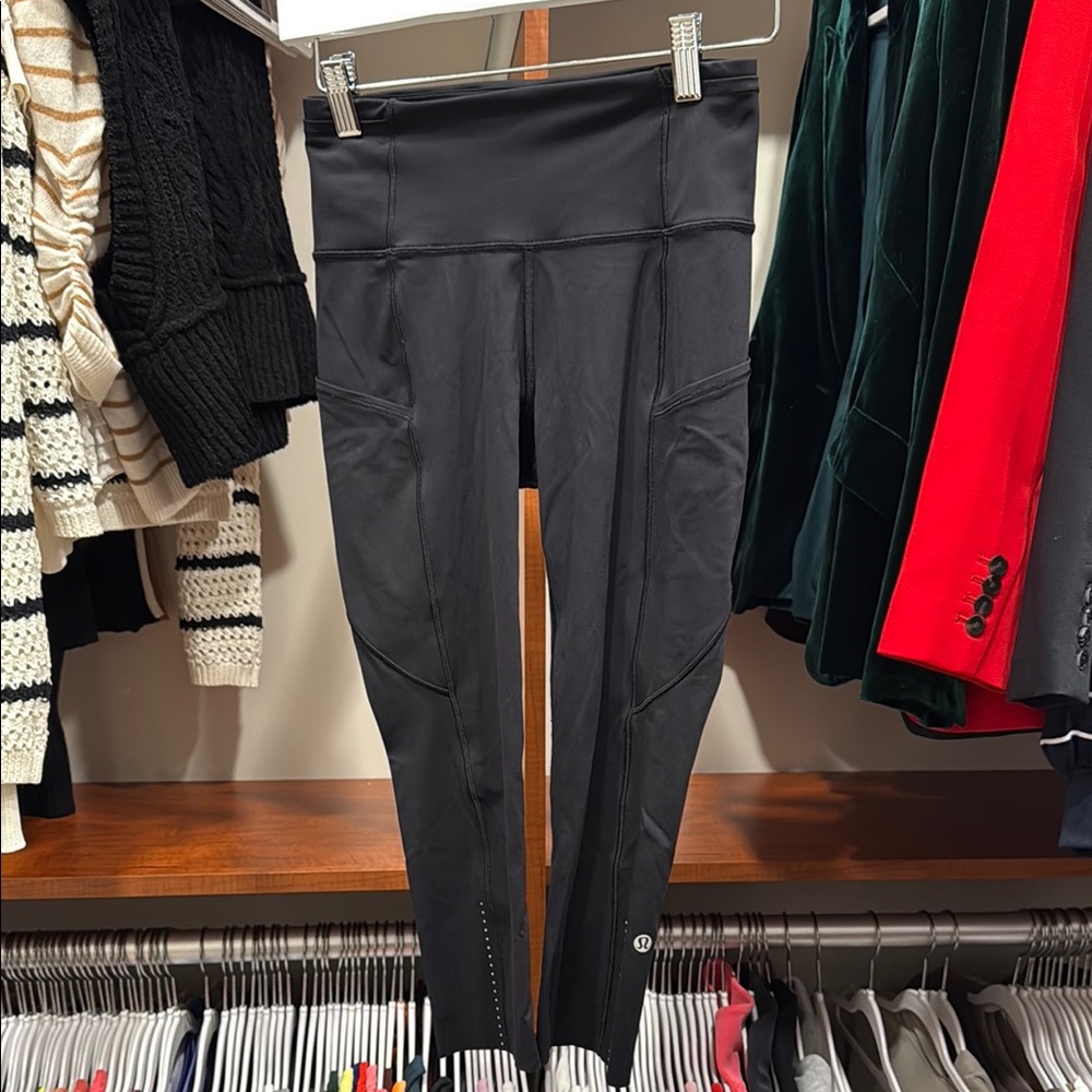 🍋 Lululemon Fast and Free Black high rise Cropped pocket Leggings 19” Size 4 EUC